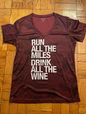 Maroon RUN ALL THE MILES tech top- size M